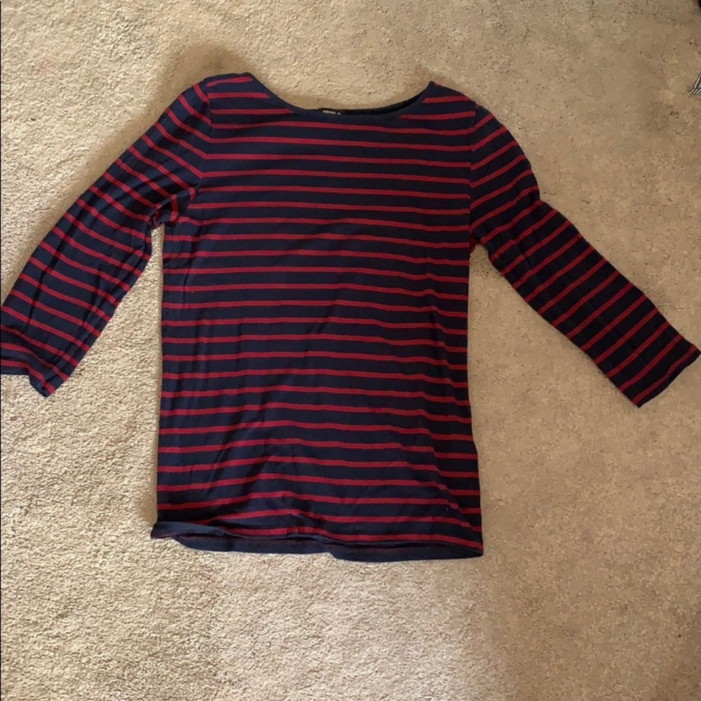 3/4 sleeve navy and maroon T-shirt